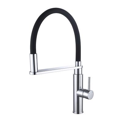 Cina Modern Luxury 360 Rotating Pull Out Sink Faucet Deck Mounted Tapware Chrome Brass Kitchen Faucet in vendita