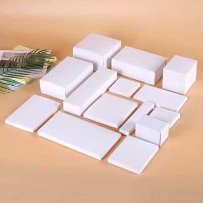 China Recyclable High End Custom Small Cardboard Box 350G White Color Logo Printing Flat White Packaging Box for sale