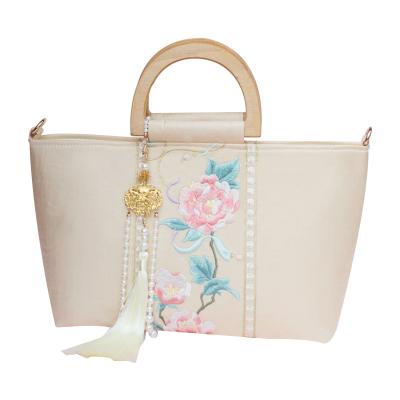 China Fashion Handle Chinese Wooden Peony Embroidery Floral Handbag for Cheongsam for sale