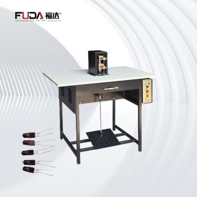 China Desktop Factory Embroidery Design Foot Type Spot Welding Machine en venta