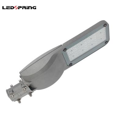 China Outdoor Car Park IP65 LED Light Pole 200W LED Street Light For Roadway Lane Parking Lot for sale