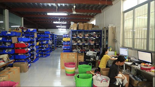 Verified China supplier - Guangzhou Weiweier Garment Co., Ltd.