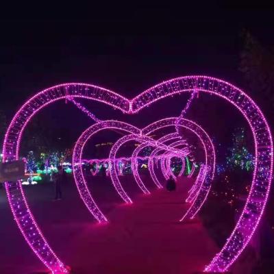 China Static or Glitter Heart Shape Arch Christmas Lights for Holiday Shopping Mall Decoration for sale