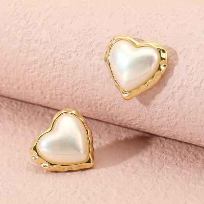 China Latest Fashion FASHIONABLE Zircon Bride Tasty Stud Wedding Gold Plated Classic Heart Shaped Luxury High Quality 2022 Stud Earrings for sale