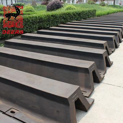 China Dock Deer Dock Arch Type Rubber Fender For Boat Protection for sale