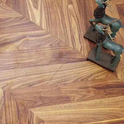 China Wholesale Luxury Cost Effective 12mm Waterproof Oak AC4 Parquet HDF Flooring Laminate Wood Flooring Water Resistant From China for sale