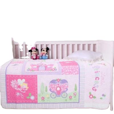 China Korean Washable Cotton Small Comforter Baby Gift Christmas Gift Cartoon Print Bedspread Thin Quilt Print Comforter for sale