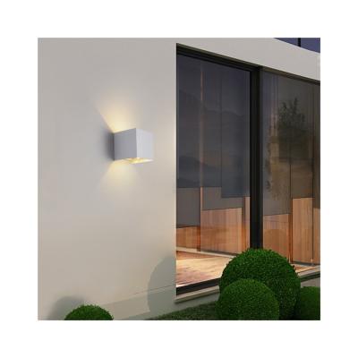 China Waterproof Home Aluminum Outdoor Wall Mounted Modern Outdoor Light Ip65 Adjustable Angle Led Wall Lights For Garden Pathway for sale