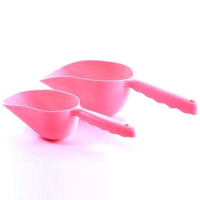 China Wholesale Viable Pet Thickened Large Scoop Easy To Wash Small Size Cat Dog Food Scoop Thickened Plastic Scoop for sale