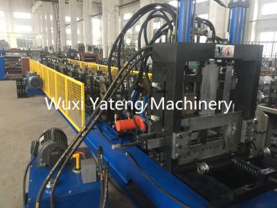 China Vollautomatische CZ-Purlin-Rolle, die Maschine mit dem Planieren und dem hydraulischen Lochen bildet zu verkaufen