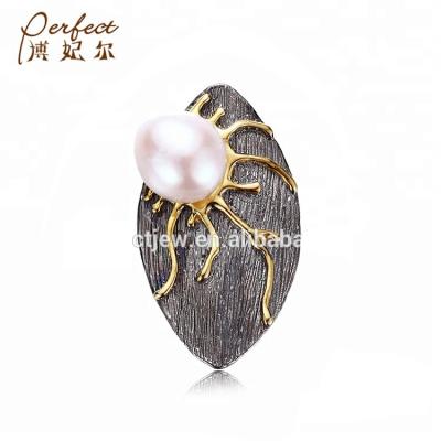 China Fine Silver Baroque Pearl 925 Sterling Silver Brooch Women Jewelry for sale