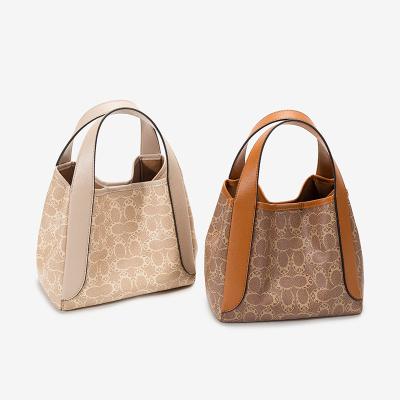 China Fashion\comfortable\goods 2022 autumn and soft simple vegetable simple shoulder messenger bag winter basket fashion texture classic handbag for sale