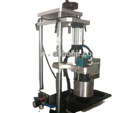 China Semi-automatic Beverage Glass Bottle Sealing Machine for sale