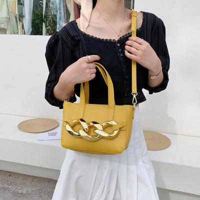 China Fashion OEM Messenger Bag Women Western Style Fashion Metal Decoration Women Handbag For Women Luxury Cross - Body Bag for sale