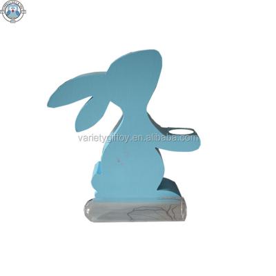 China 100% handmade wooden rabbit figurines for Easter decoration with glass vase for sale