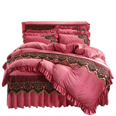 China Viable Wholesale Bedding Set Velvet Fitted Sheet Set Pillowcase 4PC King Size Bed Skirt Flannel Comforter Cove From Amazon for sale