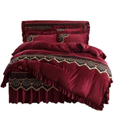 China Wholesale Crystal Viable Bed Skirt Queen Size Pillowcase 4pcs Fitted Sheet Quilt Cover Velvet Amazon Bedding Set for sale