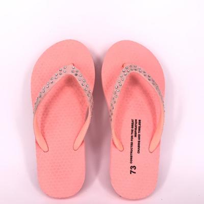 China Summer Waterproof Girls Luminous Flip Flops With Rhinestone Crystal Top Design for sale