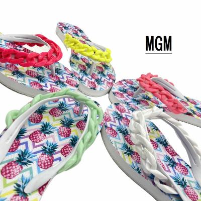 China Fashion Trend Light Diamond Flip Flops Digital Printing Ladies Slippers for sale