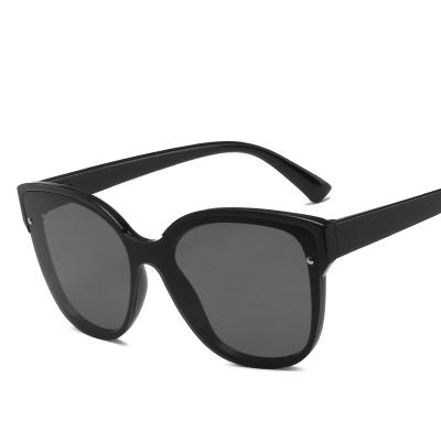 China Fashion Sunglasses Shades Classic Glass PC Oversized Lens New Arrived 2021 Sunglasses for Women and Men for sale