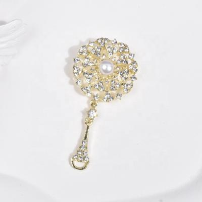 China Jewelry Making Natural Freshwater Pearl Baroque Su Water Drop Brooch Fashion Chinese Romantic Cloak Female Pendant Pin Accessory for sale