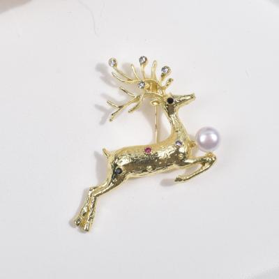 China Jewelry Making Baroque Natural Freshwater Pearl Elk Brooch Fashion Coat Coat Dangle Pin Women Flat Accessories for sale