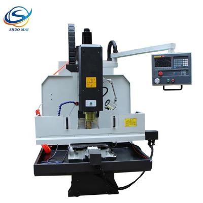 China XK7135 metal vertical CNC milling center machine factory price en venta