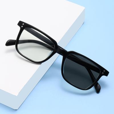 China Anti photochromic blue light glasses 2022 photochromic transparent blue light glasses river computer glasses square anti blue glass computer glasses for sale