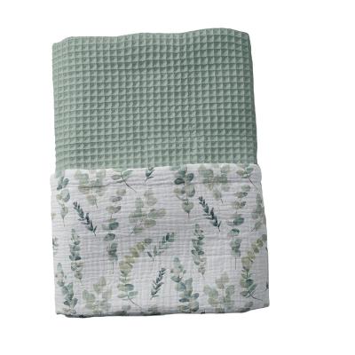 China OEM super soft custom size and brand all season lightweight 100% organic cotton baby waffel thermal blanket for sale