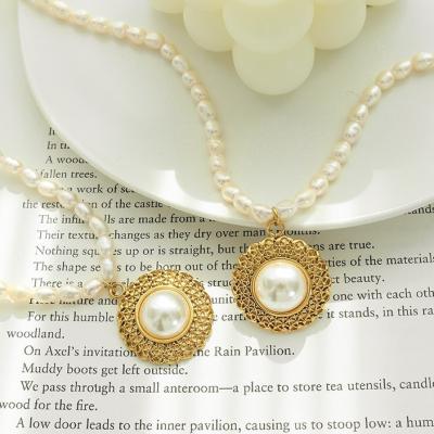 China Vintage Factory Hot Sale Elegant Pearl Necklace Stainless Steel Freshwater Gold Plated Straw Hat Inlaid Imitation Pearl Pendant for sale