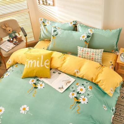 China Latest Hot Sales Flower Design Yellow Leaf Green Reversible Comforter Cover Bedding Set Anti-Static for sale