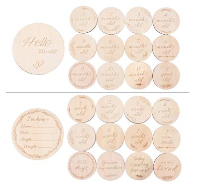 China China Wooden Baby and Pregnancy Announcement Hand-Crafted Circles Baby Milestone Cards and Monthly Baby Shower Gifts for sale