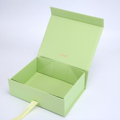 China Recyclable Magnet Gift Box Ribbon Folding Flat Paper Matte Luxury Cardboard Hat Gift Shoe Folding Box With Magnet for sale