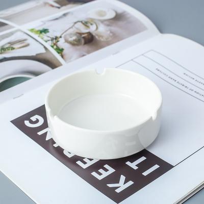 China Durable Nordic Creative Home Office White Home Office Decor Ashtray Decor Ceramic Ashtray Living Room Office Gift for sale