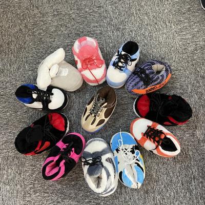 China Fashion trend high quality kids yeezy slippers one size slippers plush slipper aj yeezy sneaker for kids girl for sale