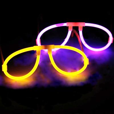 China Plastic PP Necklace Glasses Glow Bracelets Glow Stick In Dark 200*5mm 6 Hours Product Safe Factory For Glow Party Toy 50pcs Each Wrap for sale