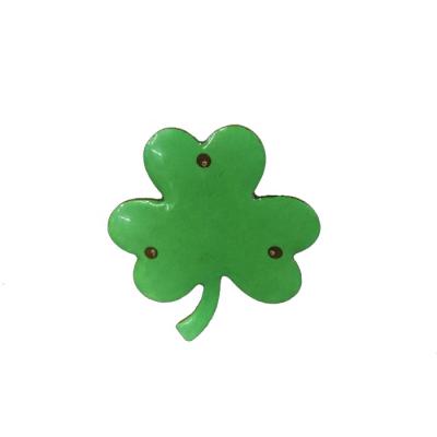 China Clover Leaf St. Patrick's Day Shamrock Pin Flashing Badge 2*3cm for sale