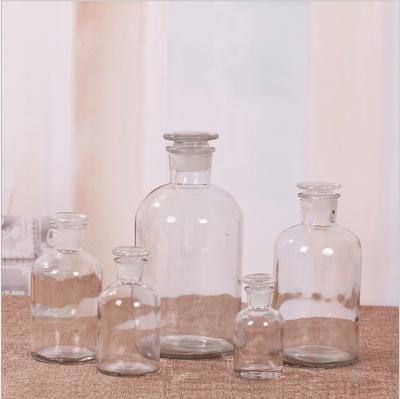 China Transparent Brown Reagent Glass Bottle Lab Test Bottle Pharmaceutical Packaging Glass Reagent Bottle for sale