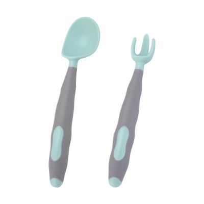 China BPA free 2022newborns will learn to eat one-year-old triangle-spoon baby side food detachable fork cutlery set for sale