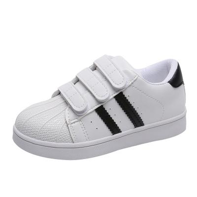 China Deodorization Spring and Girls White Shell Head Casual Fashion Sneakers Boys Shoes Autumn New Children's Sneakers for sale