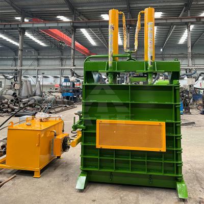 China Plastik-Stahlgürtel-Vertikal-Hydraulik-Baler Die perfekte Lösung für Auto-Reifen-Baling zu verkaufen