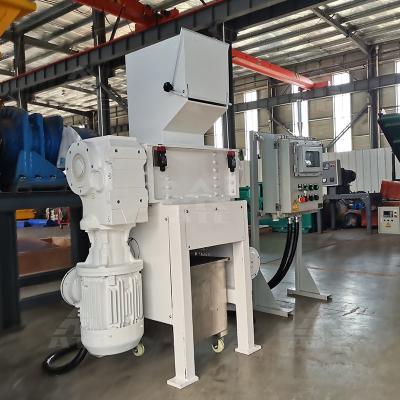 China Customized Input Size Four-Shaft Multifunctional Plastic Film Shredder for Metal Recycling for sale