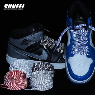 China Custom Reflective Sunfei Lace Darklight Round Rope Laces Glow in the Dark Flashlight Shoe Laces Shoe Laces 3m for sale