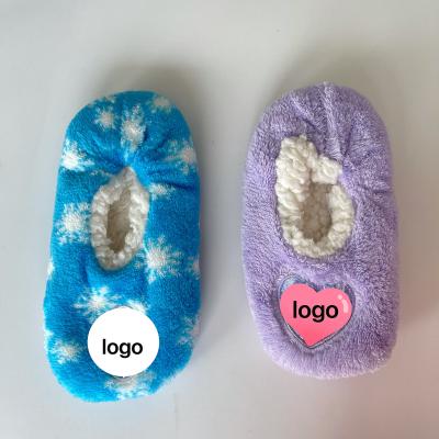 China Women Anti-slip Floor Knocks Knitted Slipper Kids Shoe Socks With Rubber Sole For Adults Kids Sock Slippers for sale