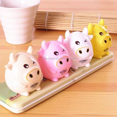 China Students The Lovely Small Pencil Sharpener Dairy Cow Shape Manual Pencil Sharpener Color Random Shipping For Students School Supplies for sale