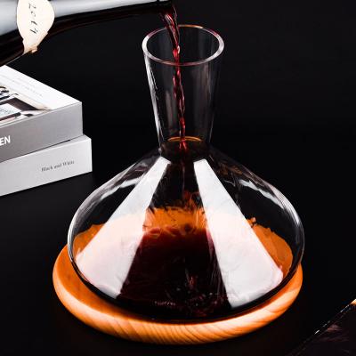 China Novelty Pyramis Form Clear Wine Glass Decanter With Tray Crystal Whiskey Glasses Decanters Wooden Set for sale