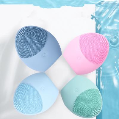 China Mini Battery Type Silicone Deep Cleansing Electric Facial Brush Cleaner Deep Pore Cleansing Waterproof Beauty Skin Massager for sale