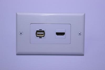 China El plástico de la Solo-Cuadrilla platea la placa de pared de HDMI USB-A/HDMI RoHS para el vídeo en venta