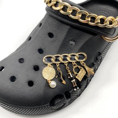 China Top Metal Shoe Chains 2022new Amazon Shoe Charm Chains Decoration Accessories Clogs Sandal Shoes Charm Chains for sale