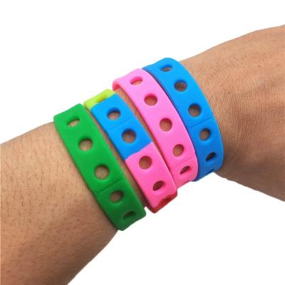 China Hamper Charm Ready to Ship Colorful Promotion Gift Wristband Rubber Wristband for Adjustable Croc Charms Kids Silicone Charm Bracelets for sale